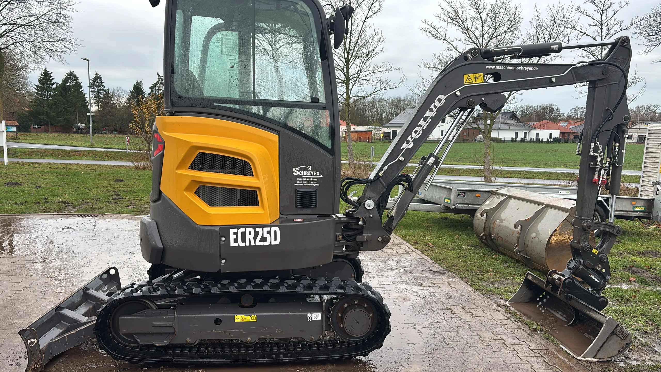 Volvo Kompaktbagger ECR 25 D (Bagger mieten) Ansicht 2