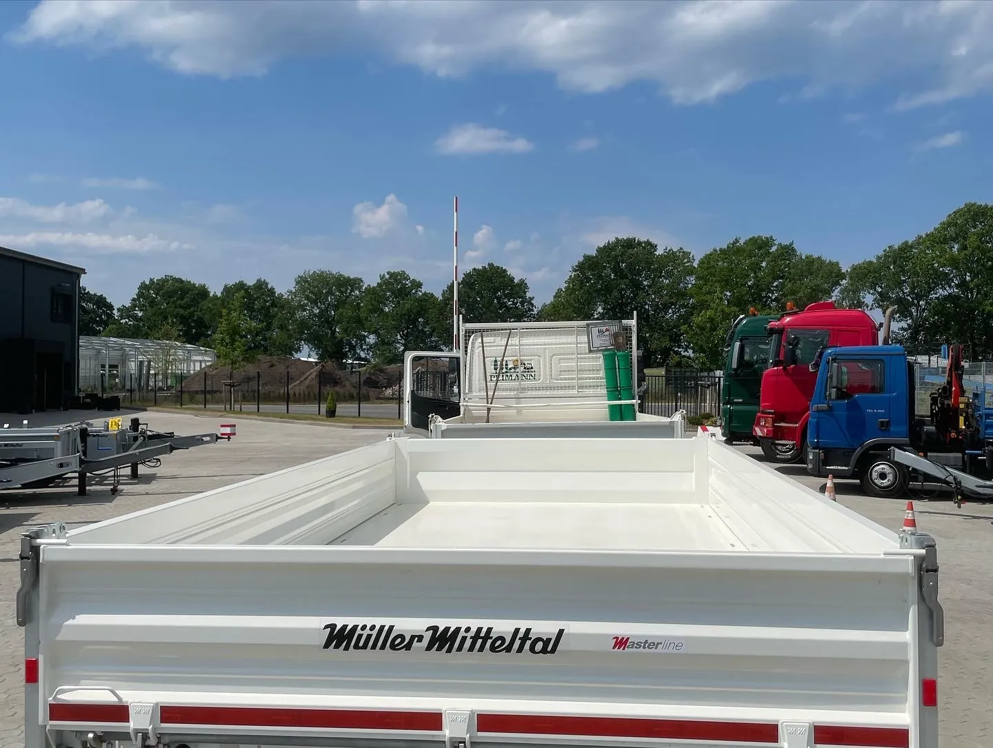 LKW mit Anhänger Ansicht 3